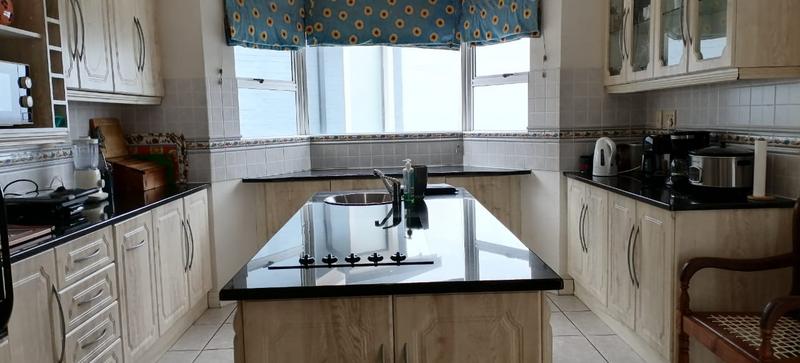 6 Bedroom Property for Sale in Reebok Western Cape